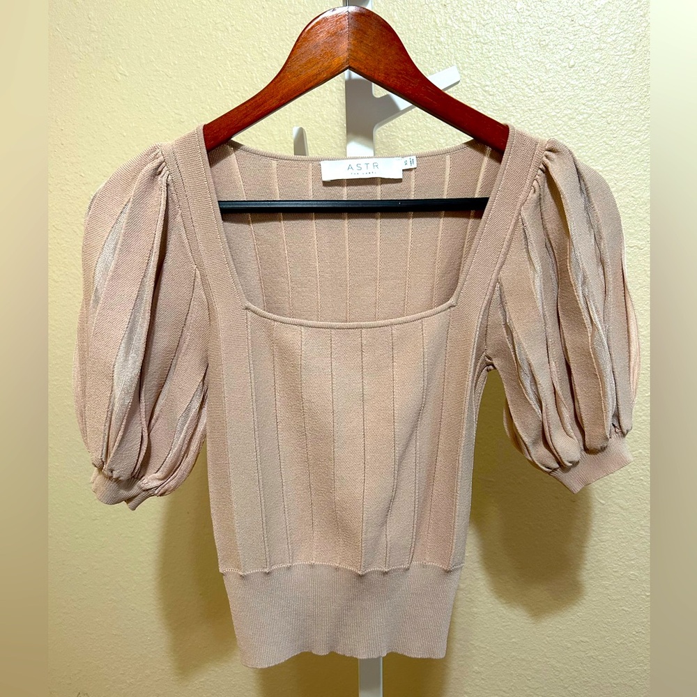 XS, very flattering, ASTRA The Label top